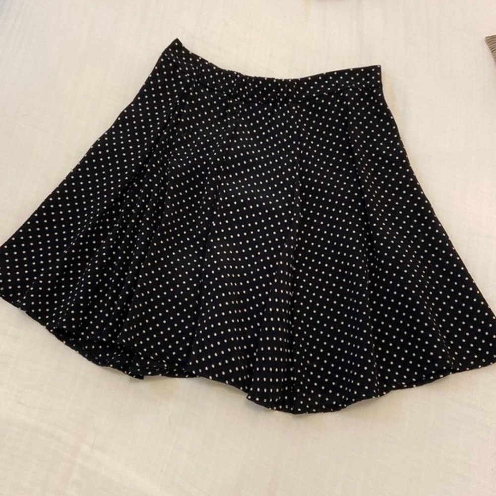 Brandy Melville - high waisted mini polka-dotted skirt